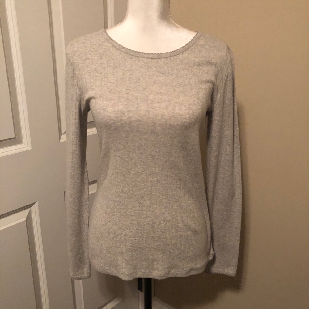 a loves a Heather grey tee